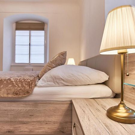 Charles Bridge Royal Apartment Praga Zewnętrze zdjęcie