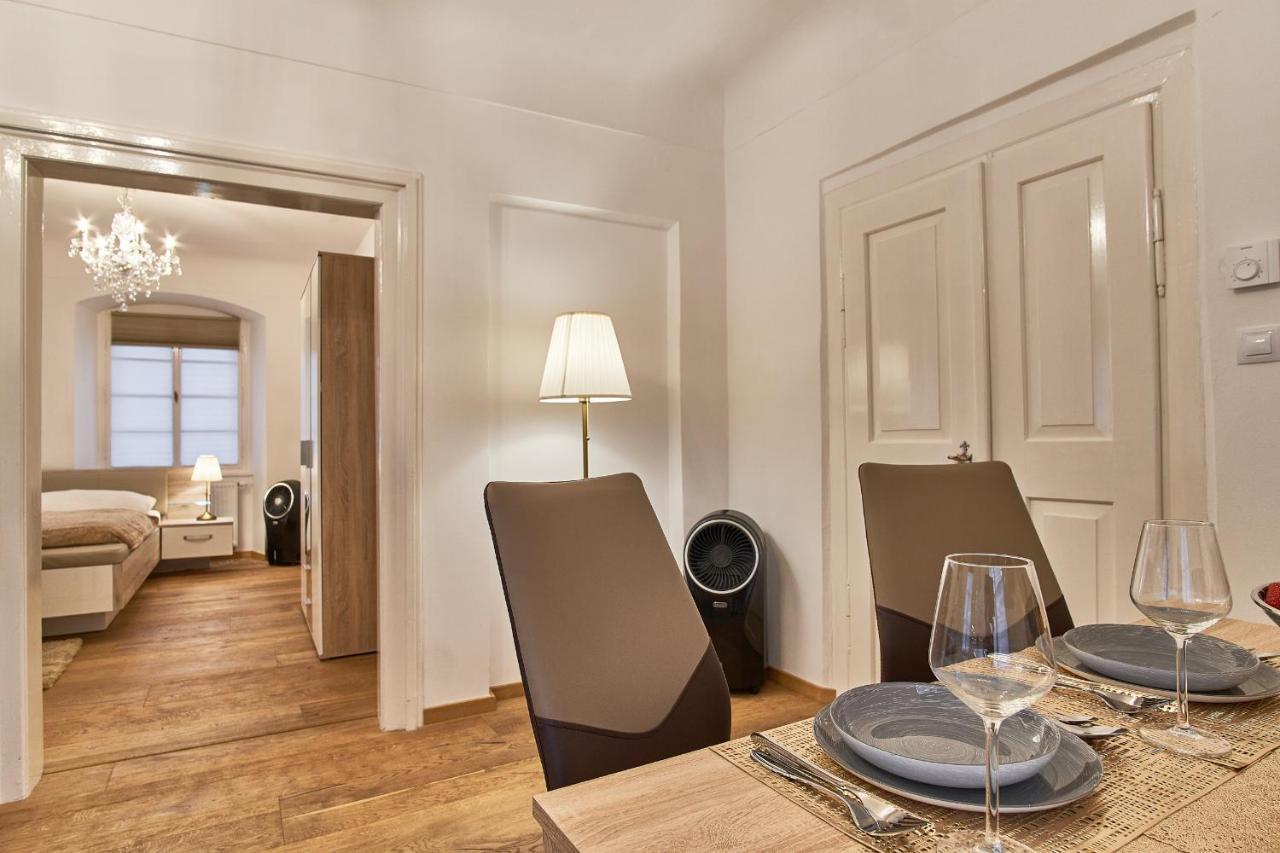 Charles Bridge Royal Apartment Praga Zewnętrze zdjęcie